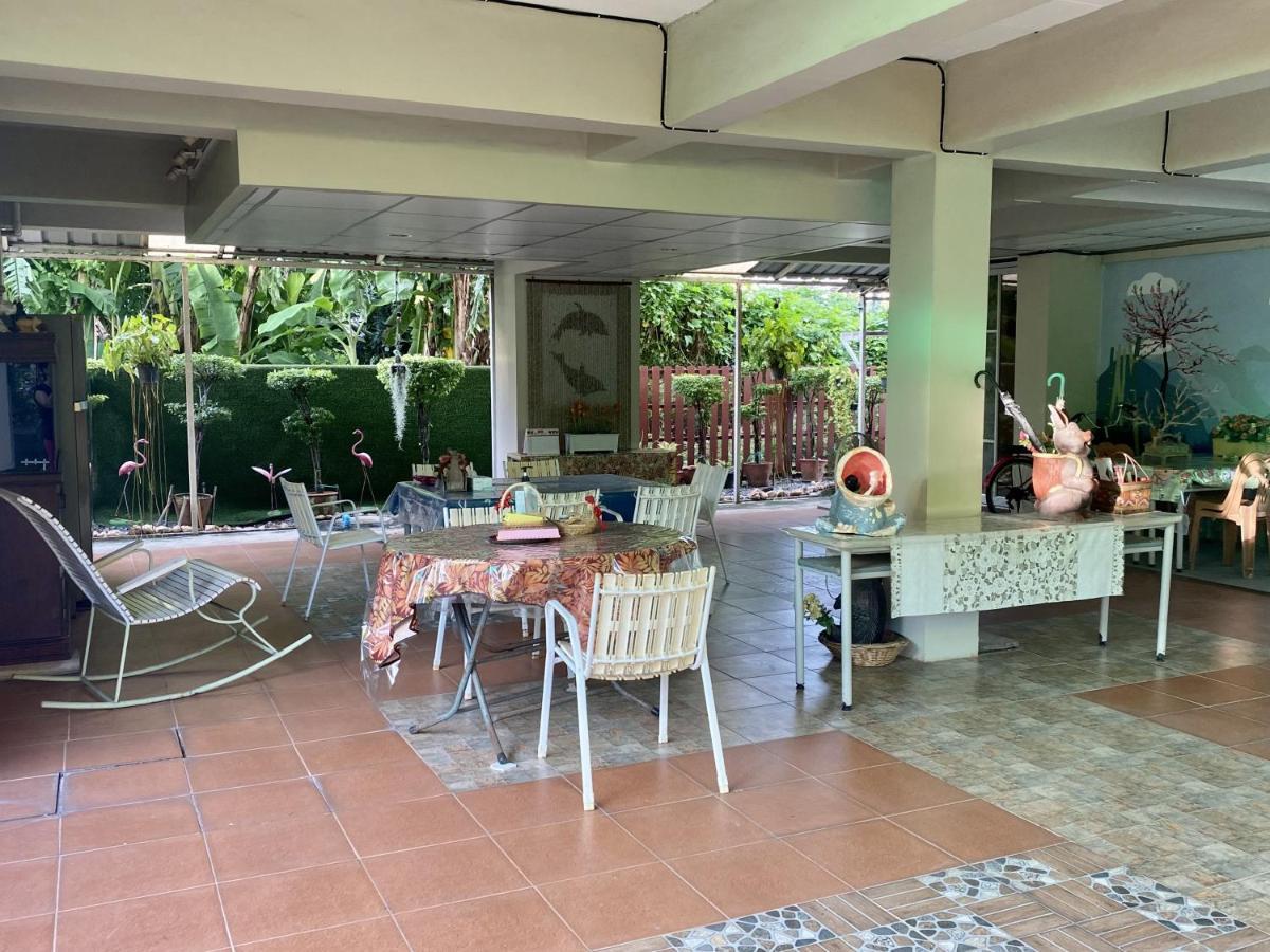 Appartamento Bann In Suan Bangkok Esterno foto